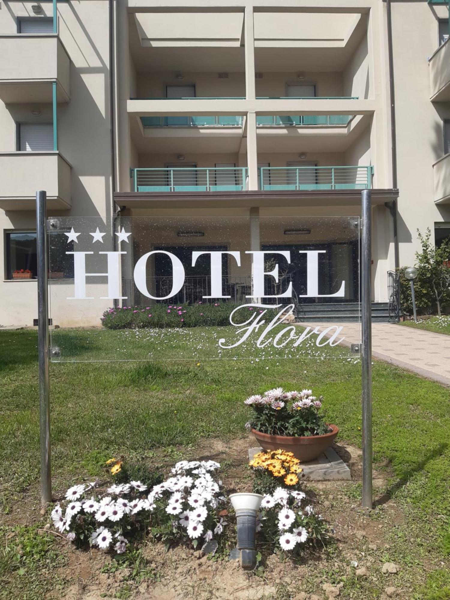 Hotel Flora 3*