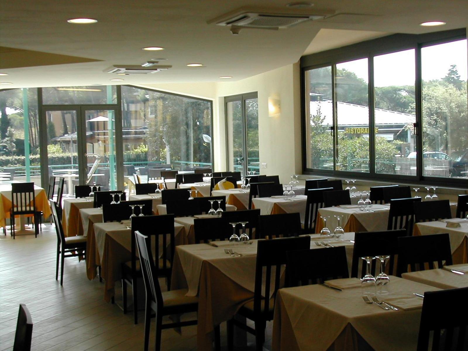 Hotel Flora 3*